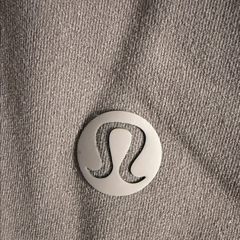 lululemon athletica excellent size